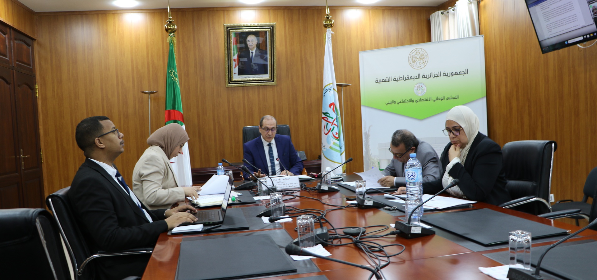 إنعقاد إجتماع  رئيس المجلس الوطني الإقتصادي و الإجتماعي و البيئي مع نظيره التشادي عبر