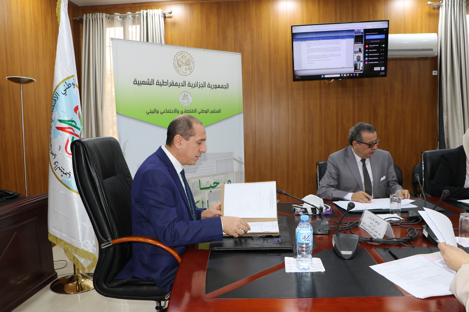 إنعقاد إجتماع  رئيس المجلس الوطني الإقتصادي و الإجتماعي و البيئي مع نظيره التشادي عبر