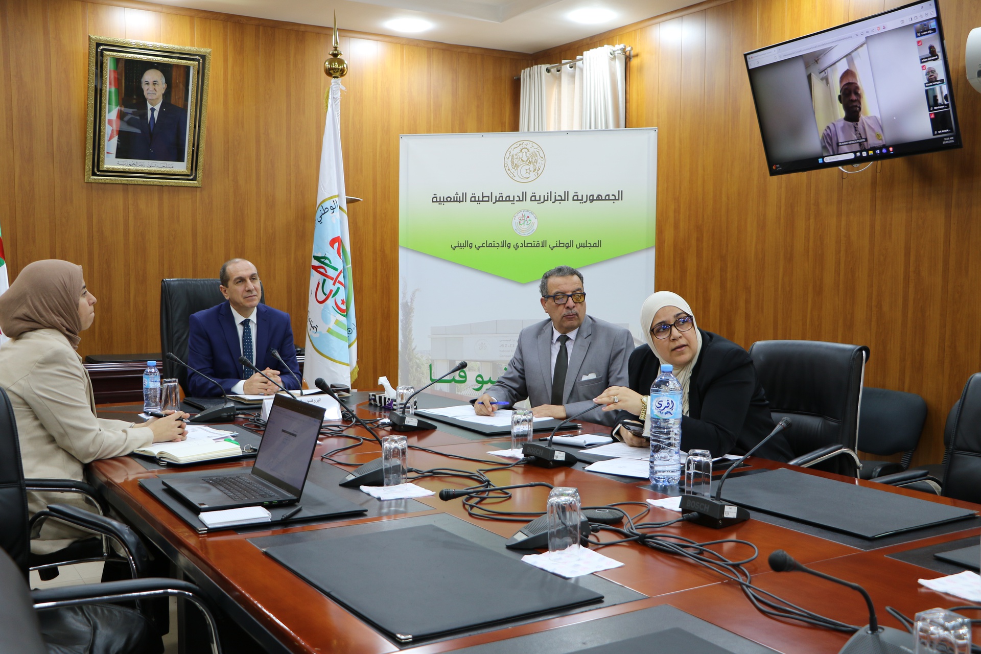 إنعقاد إجتماع  رئيس المجلس الوطني الإقتصادي و الإجتماعي و البيئي مع نظيره التشادي عبر